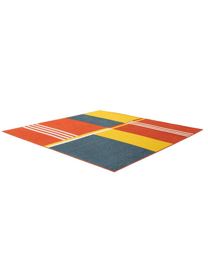 7' 10 x 7' 10 Easy-Clean Modern Indoor / Outdoor Square Rug