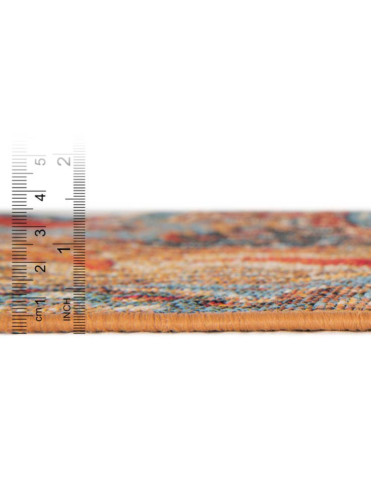 Detail image of 7' 10 x 7' 10  Washable Traditional Indoor / Outdoor Square Rug