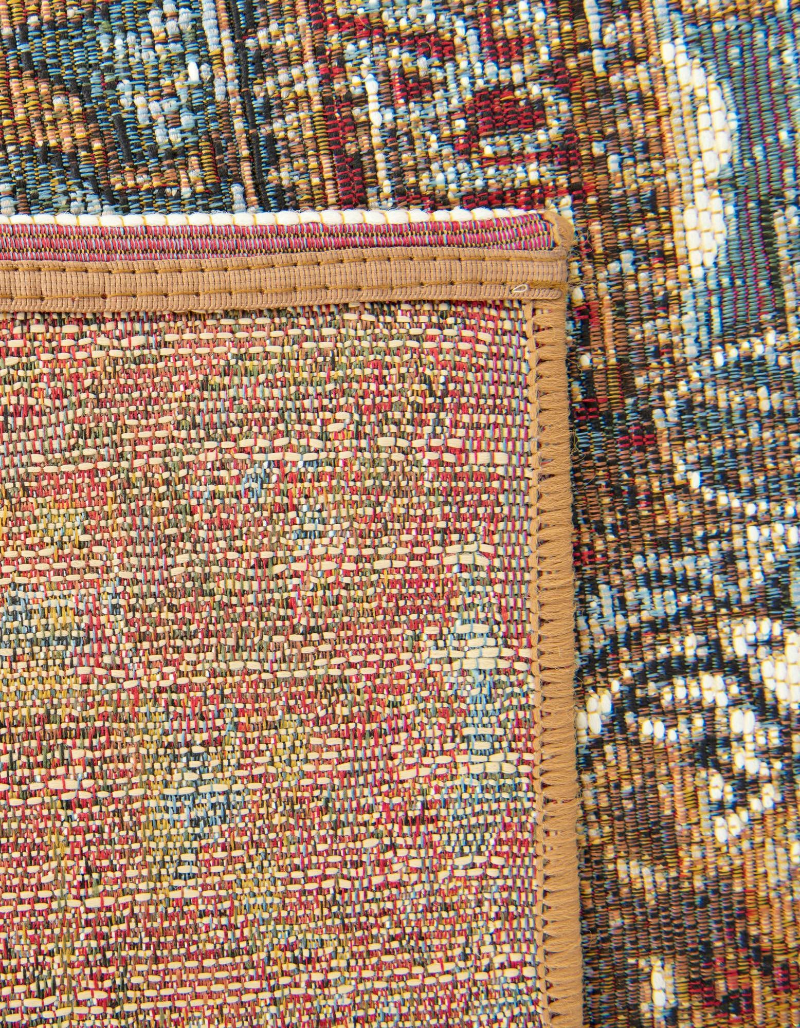 7' 10 x 7' 10 Easy-Clean Traditional Indoor / Outdoor Square Rug