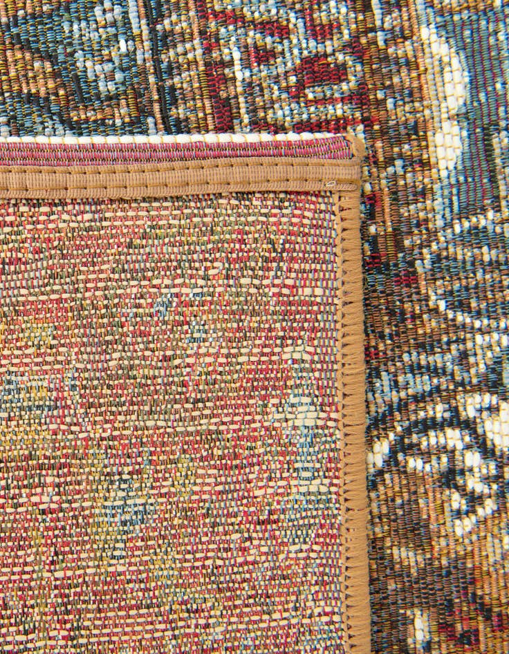 Detail image of 7' 10 x 7' 10  Washable Traditional Indoor / Outdoor Square Rug