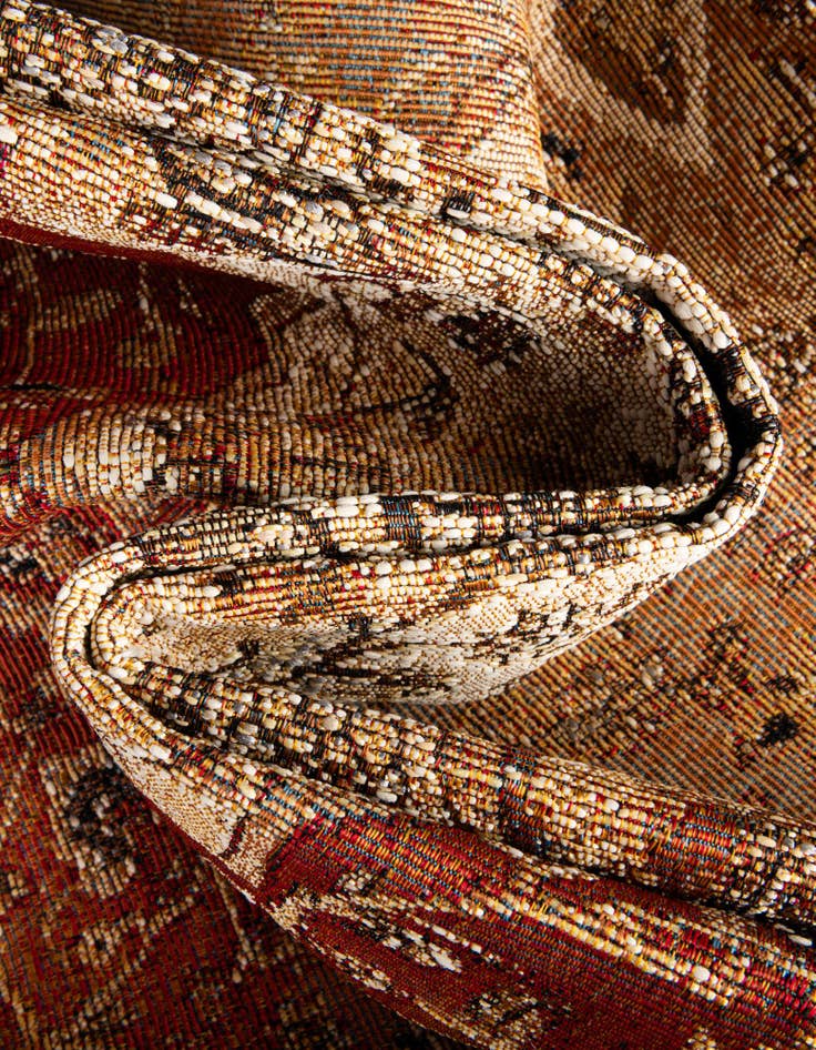 Detail image of 7' 10 x 7' 10  Washable Traditional Indoor / Outdoor Square Rug