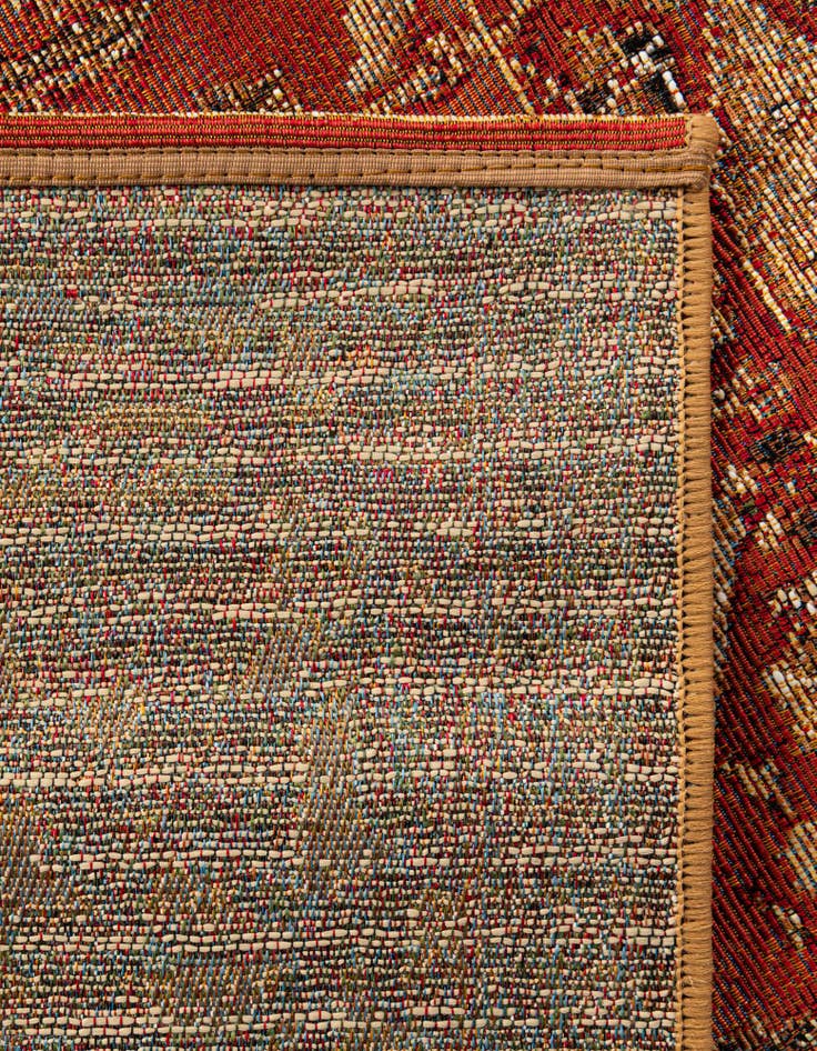 Detail image of 7' 10 x 7' 10  Washable Traditional Indoor / Outdoor Square Rug