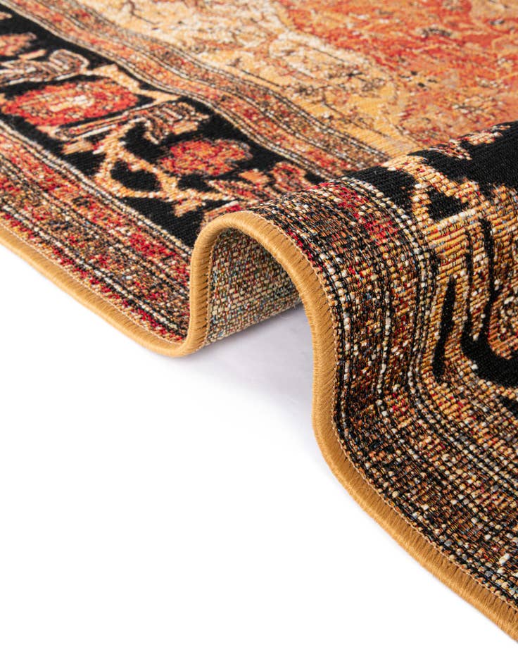 Detail image of 7' 10 x 7' 10  Washable Traditional Indoor / Outdoor Square Rug