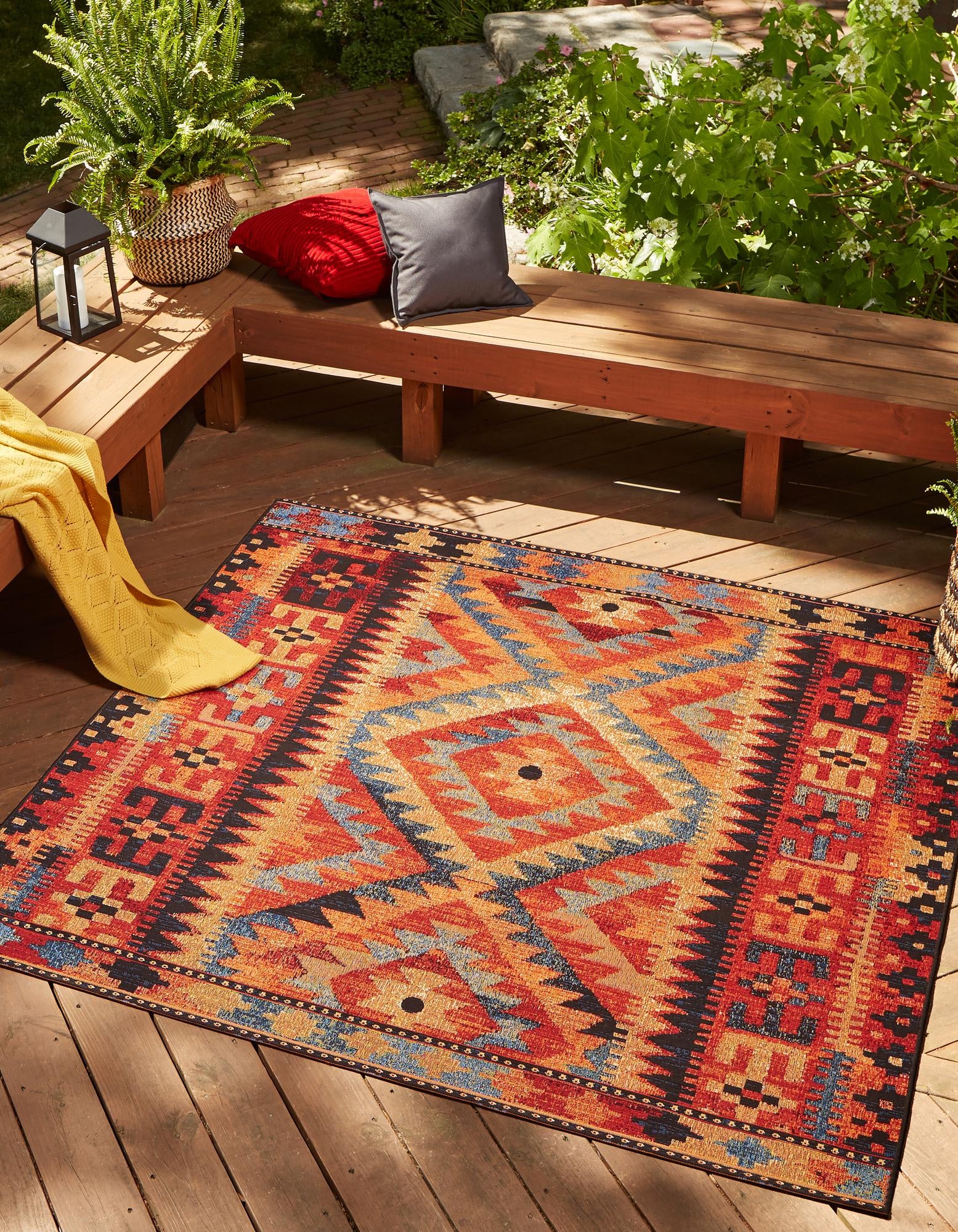 7' 10 x 7' 10 Easy-Clean Tribal Indoor / Outdoor Square Rug