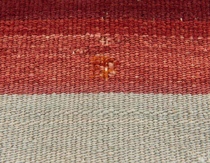 Detail image of 3' 3 x 3' 3 Hand Woven Pillow Wool Square Rug