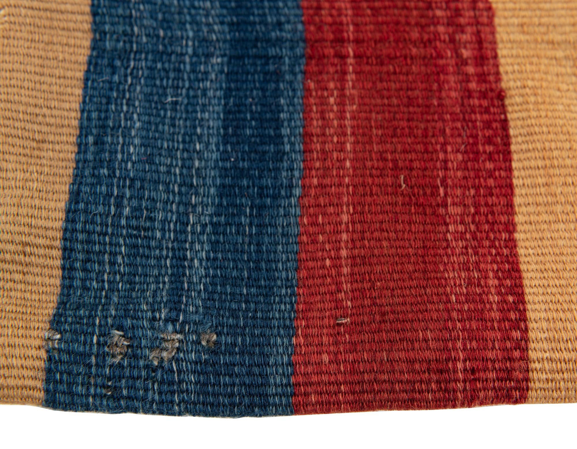 1' 6 x 1' 7 Hand Woven Pillow Wool Square Rug