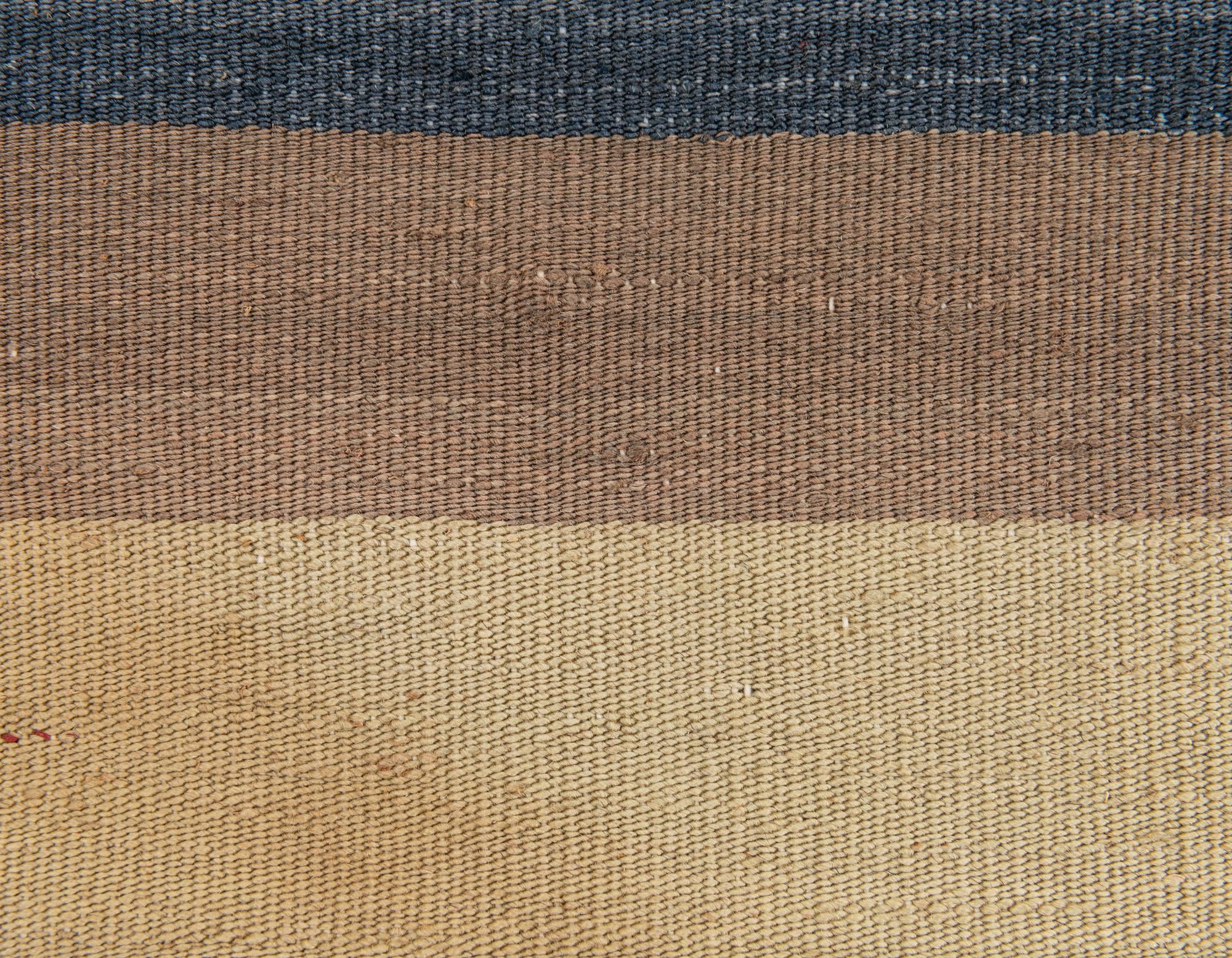 1' 5 x 1' 5 Hand Woven Pillow Wool Square Rug