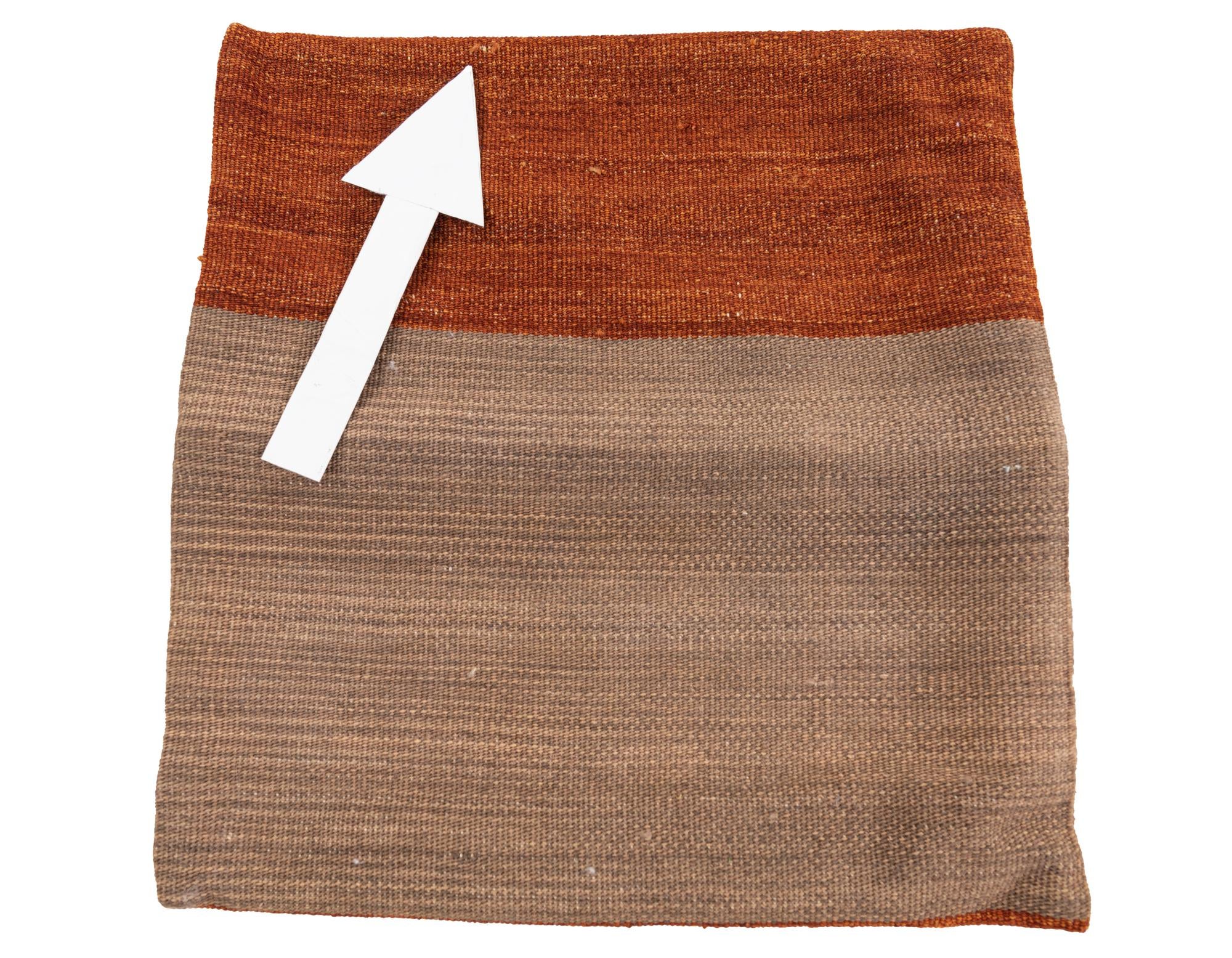 1' 6 x 1' 7 Hand Woven Pillow Wool Square Rug