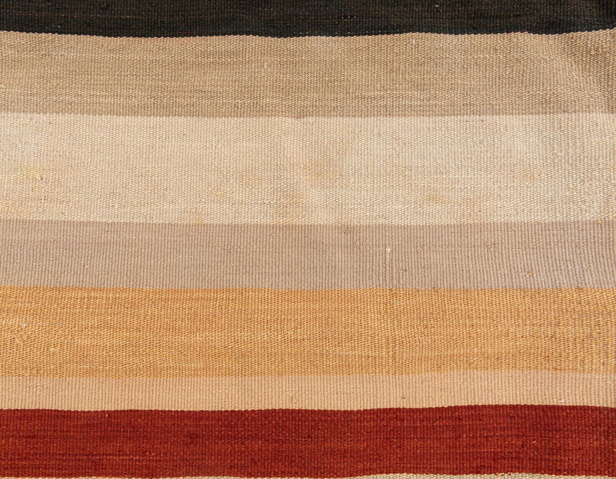 2' 6 x 2' 6 Hand Woven Pillow Wool Square Rug