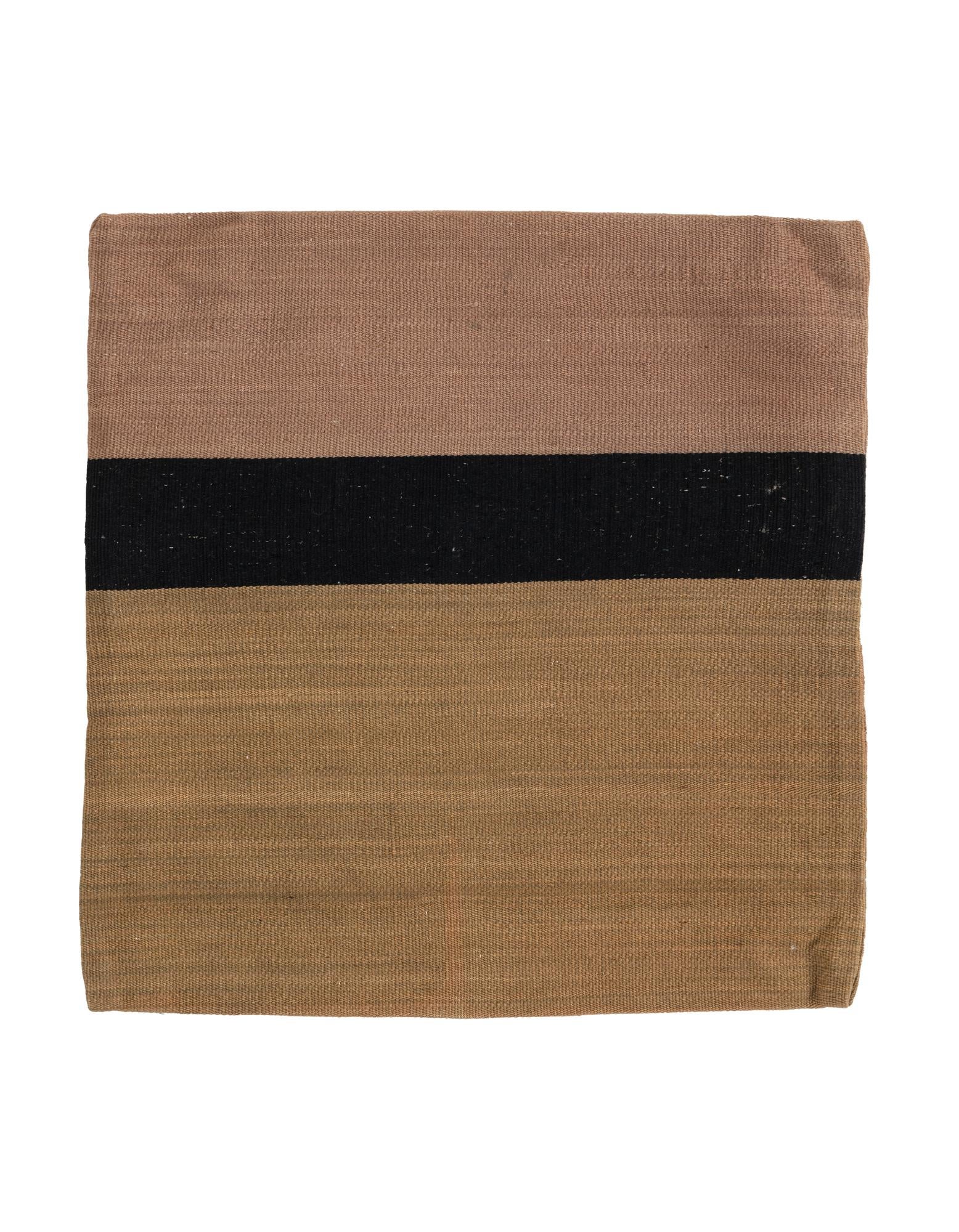 2' 4 x 2' 5 Hand Woven Pillow Wool Square Rug