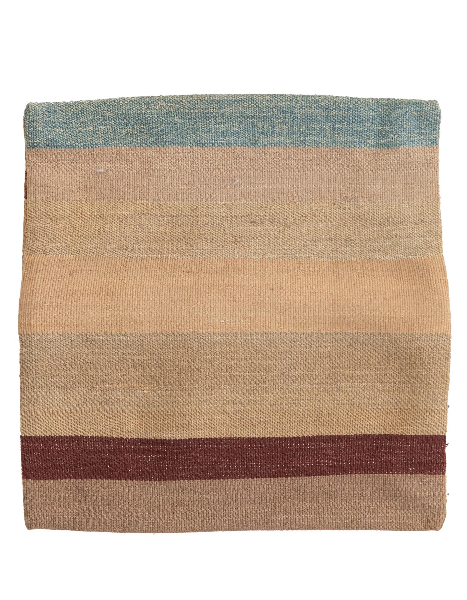1' 5 x 1' 6 Hand Woven Pillow Wool Square Rug
