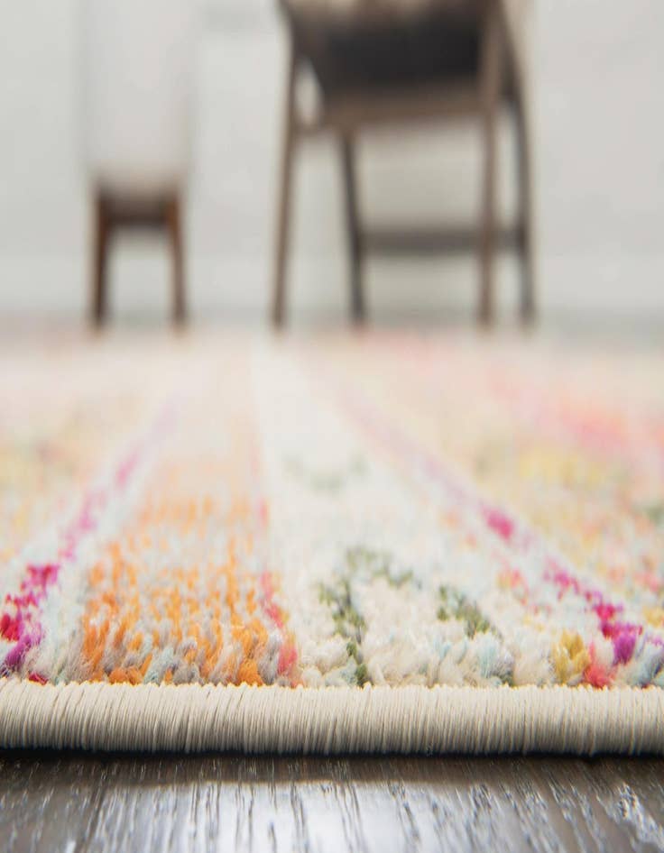 Detail image of 4' x 4'  Washable Santa Fe Square Rug
