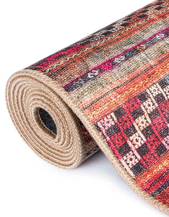 7' 6 x 7' 6 Washable Timeless Square Rug