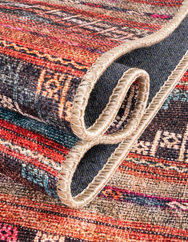 7' 6 x 7' 6 Washable Timeless Square Rug