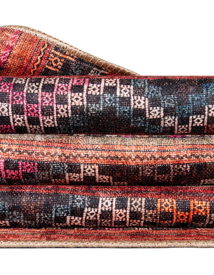 Detail image of 7' 6 x 7' 6 Washable Timeless Square Rug