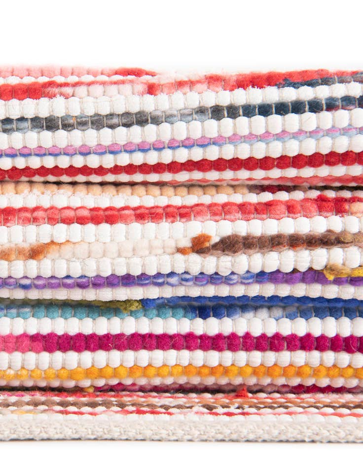 Detail image of 2' x 3' 1 Hand Woven Chindi Cotton Rug