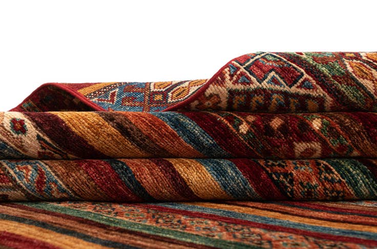 Detail image of 6' 10 x 9' 11 Ariana Rug