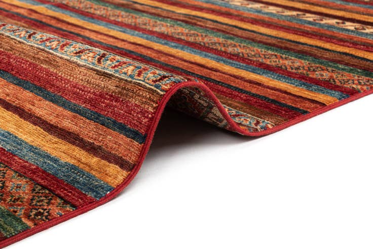 Detail image of 6' 10 x 9' 11 Ariana Rug