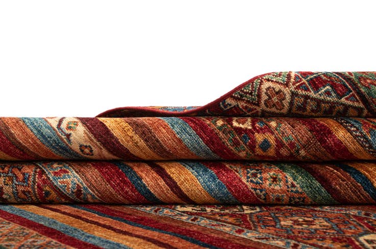 Detail image of 6' 11 x 9' 8 Ariana Rug