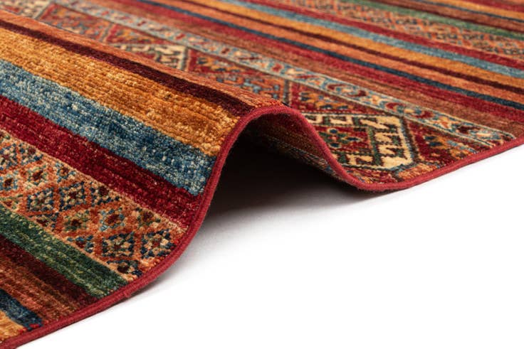 Detail image of 6' 11 x 9' 8 Ariana Rug