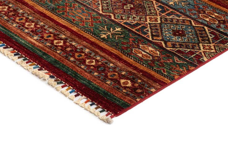 Detail image of 6' 11 x 9' 8 Ariana Rug