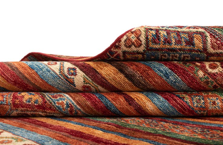 Detail image of 6' 8 x 9' 6 Ariana Rug