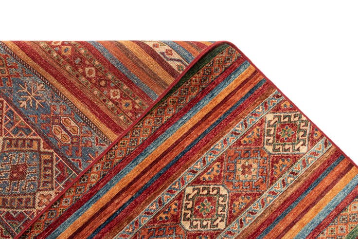 Detail image of 6' 8 x 9' 6 Ariana Rug