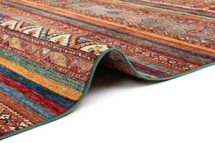 Detail image of 6' 9 x 9' 11 Ariana Rug