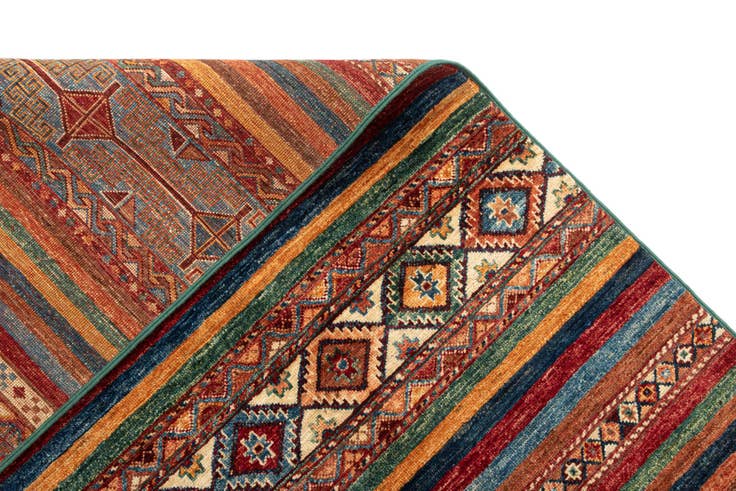 Detail image of 6' 9 x 9' 11 Ariana Rug