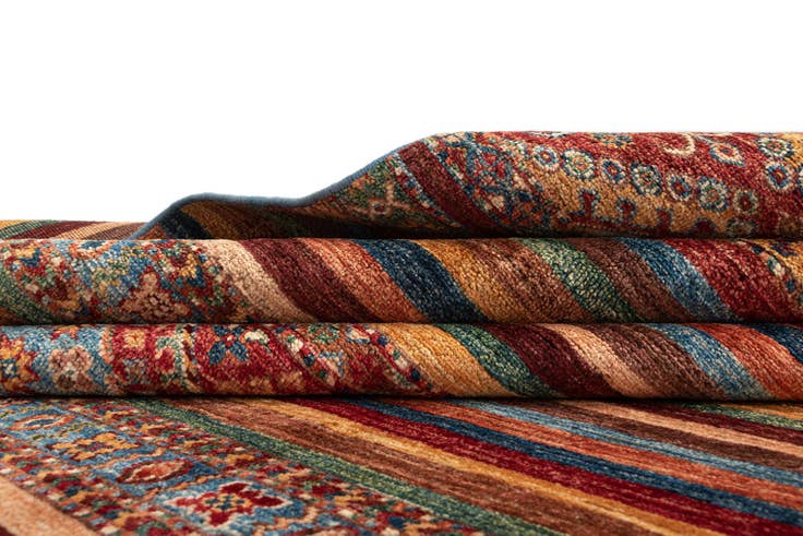 Detail image of 6' 8 x 9' 11 Ariana Rug