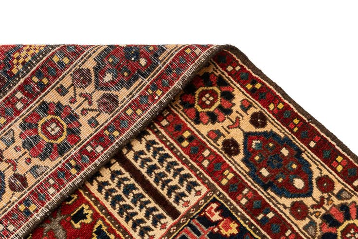 Detail image of 4' 11 x 6' 11 Bachtiar Rug