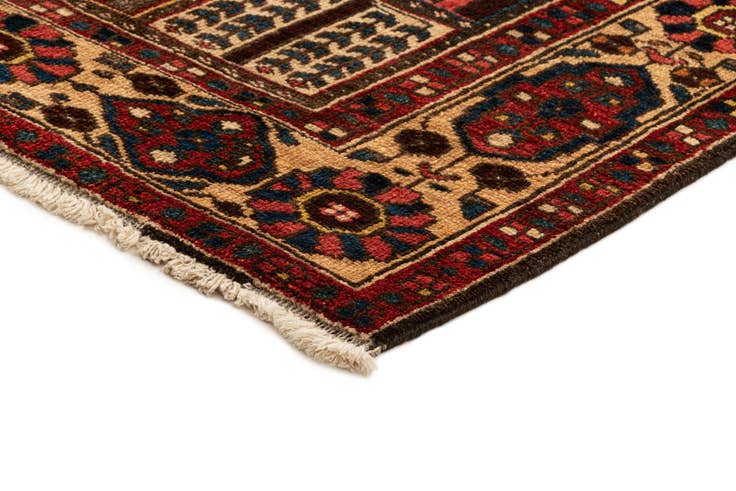 Detail image of 4' 11 x 6' 11 Bachtiar Rug