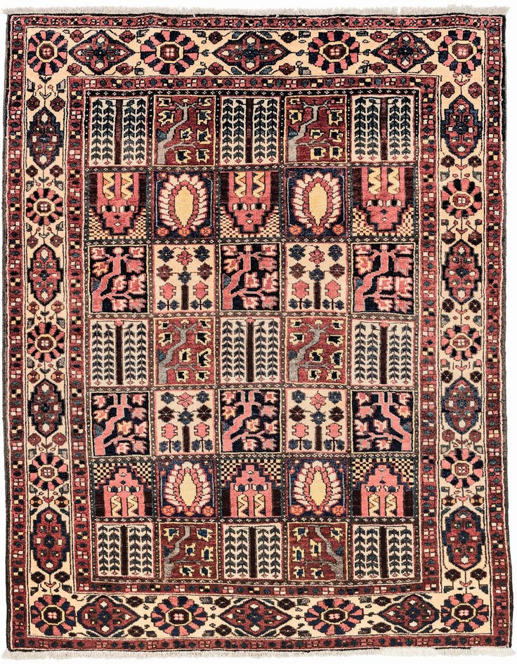 Detail image of 4' 11 x 6' 11 Bachtiar Rug