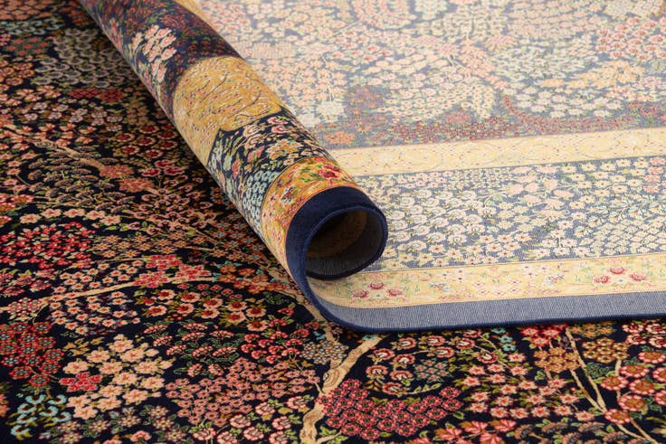 Detail image of 6' 7 x 9' 8 Ghom Design Rug