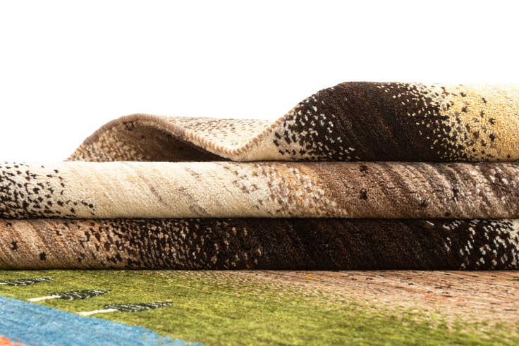 Detail image of 6' 8 x 10' 2 Kashkuli Rug