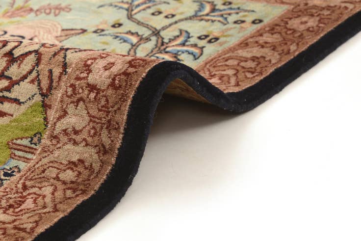 Detail image of 2' 7 x 3' 2 Lahour Rug