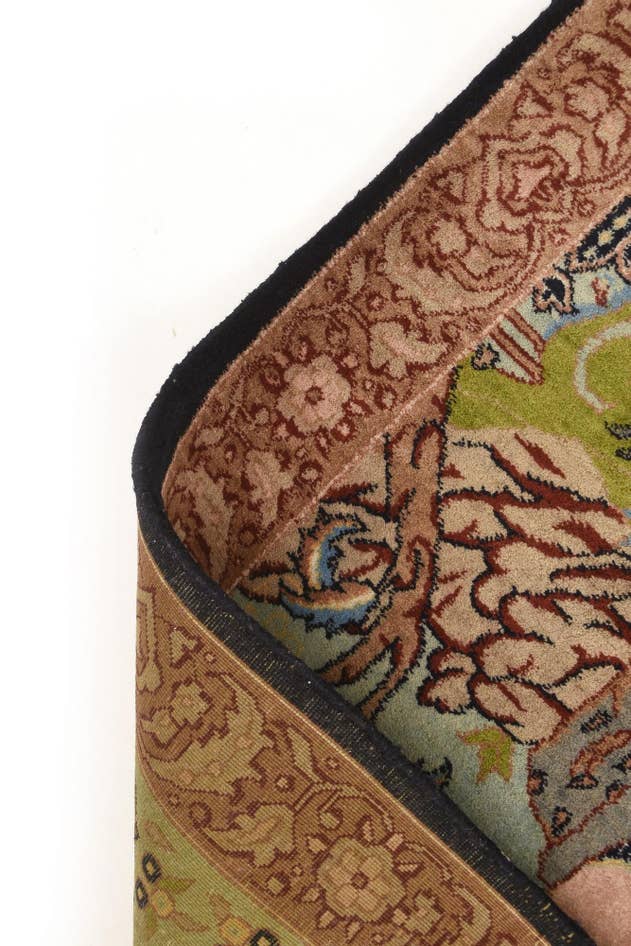 Detail image of 2' 7 x 3' 2 Lahour Rug