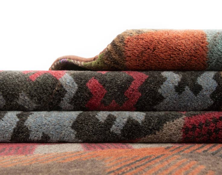 Detail image of 8' 1 x 10' Hand Knotted Modern Manshu Wool Rug