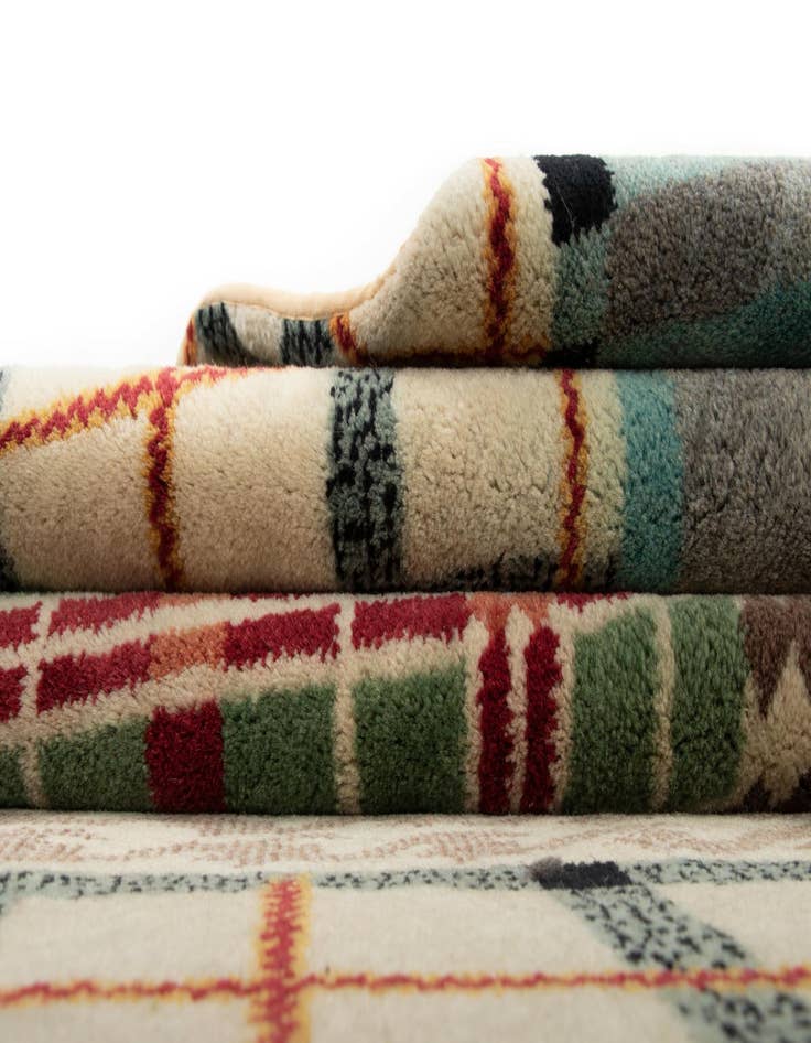 Detail image of 7' 7 x 9' 11  Hand Knotted Modern Manshu Wool Rug