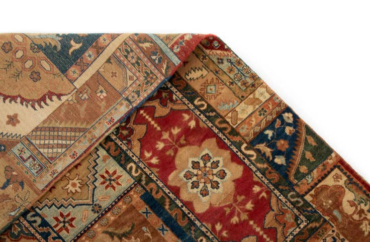 Detail image of 8' 1 x 9' 9 Modern Manshu Wool Rug