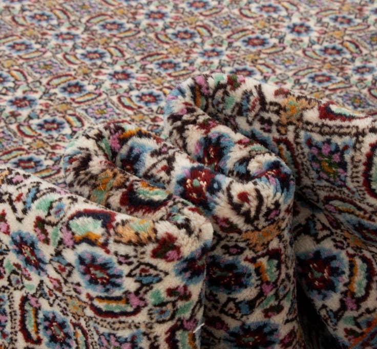 Detail image of 6' 7 x 9' 7 Hand Knotted Mood Persian Rug