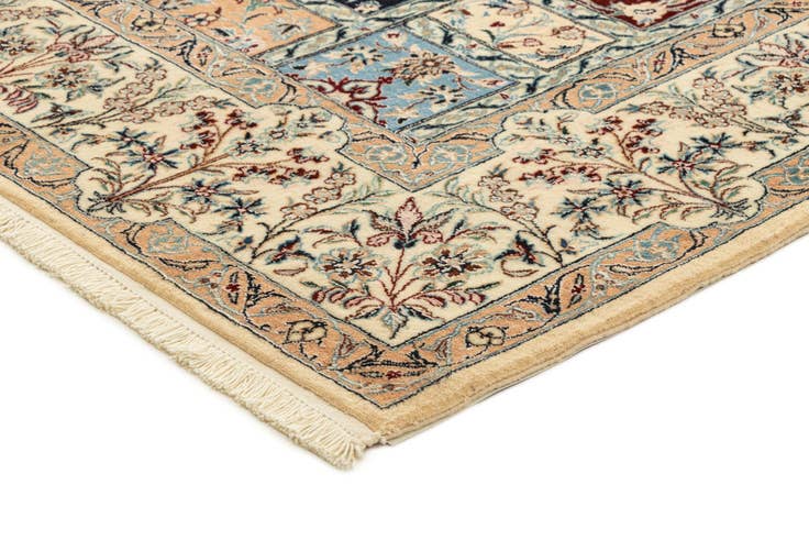 Detail image of 4' 10 x 7' 10 Nain Rug