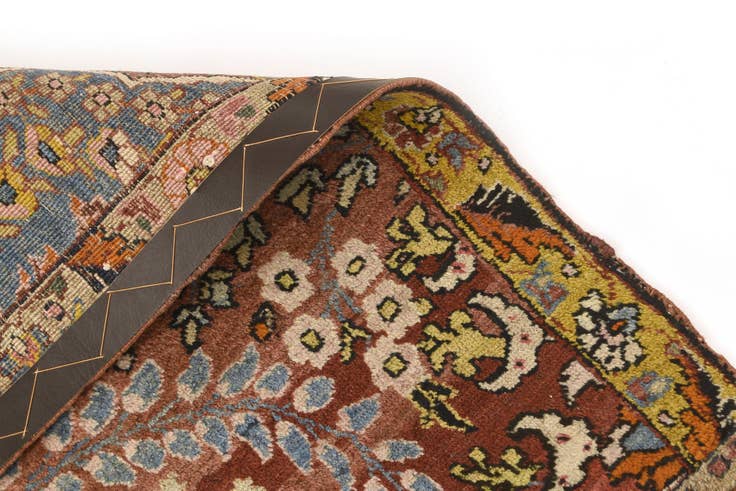 Detail image of 3' 3 x 4' 4 Wagireh Rug