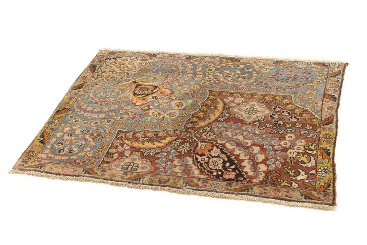 Detail image of 3' 3 x 4' 4 Wagireh Rug