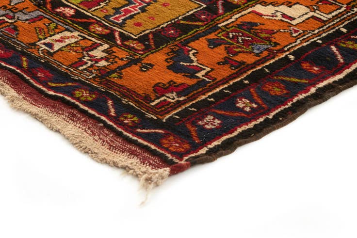 Detail image of 4' 2 x 8' Yuruk Rug