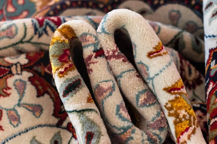 Detail image of 8' 2 x 8' 2 Hand Knotted Azerbaijan Round Rug