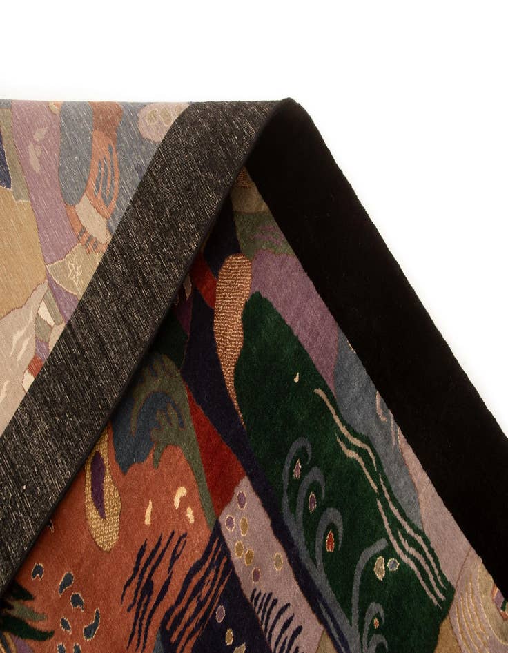 Detail image of 6' 11 x 7' 1 Terra Nova Square Rug