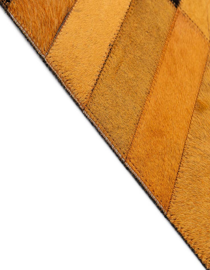 Detail image of 4' 11 x 8' Cowhide - Patchwork Rug