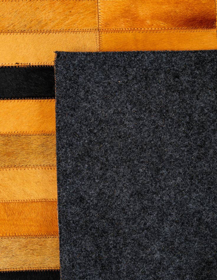 Detail image of 4' 11 x 8' Cowhide - Patchwork Rug