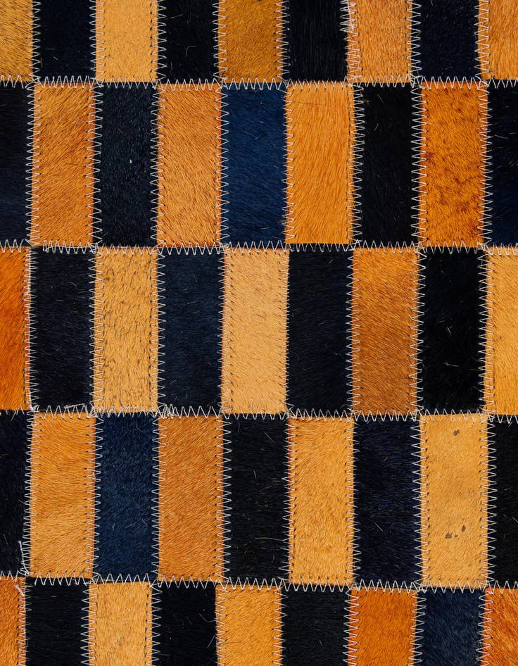Detail image of 5' 1 x 7' 11 Cowhide - Patchwork Rug